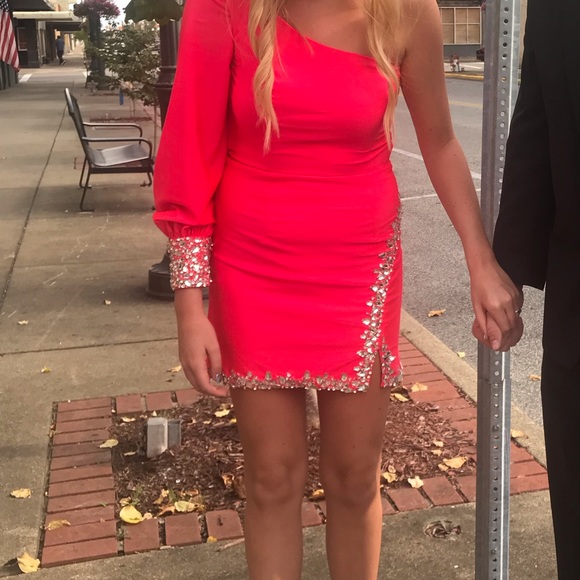 Rachel Allen Homecoming dress size 4 - Picture 6 of 8